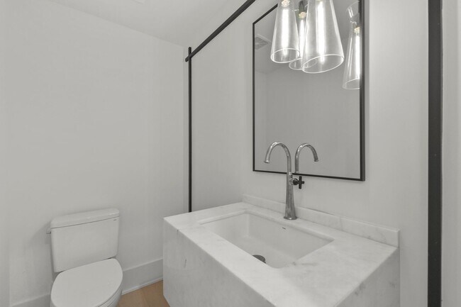 Building Photo - Exclusive Montrose Residence W/ High-End D...