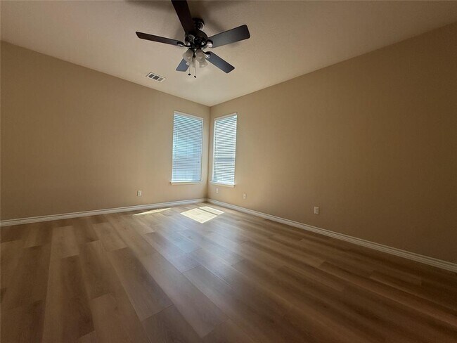 Building Photo - 301 Comal Run