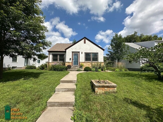 Building Photo - 3 Bedroom Home in Highland Park