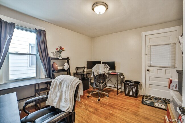 Building Photo - 153 Springville Ave