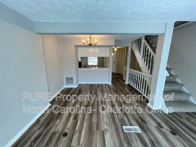 Building Photo - 9445 Lexington Cir