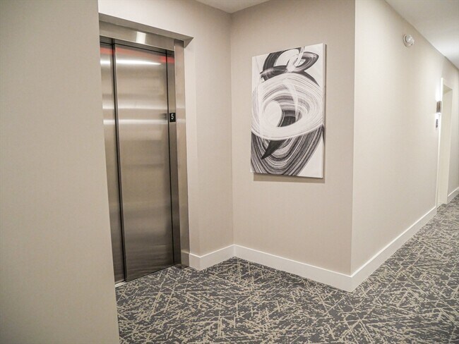 Building Photo - 38 Hichborn St