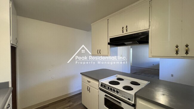 Building Photo - 6319 San Benito Way