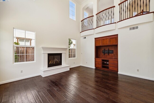Building Photo - 2131 Chamomile Ct
