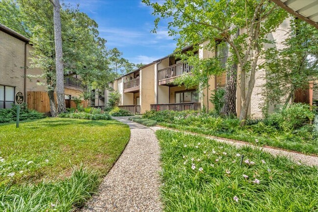 Building Photo - 11711 Memorial Dr