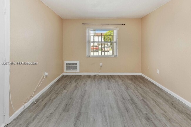 Building Photo - 1021 SW 104th Ct