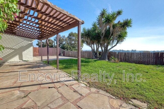 Building Photo - 6135 Chadwick Ave