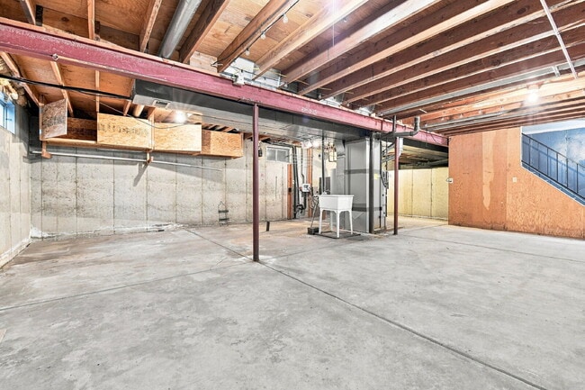Building Photo - $2,645.95, 4-bed, 2.5-bath located in Centennial with a fenced backyard.