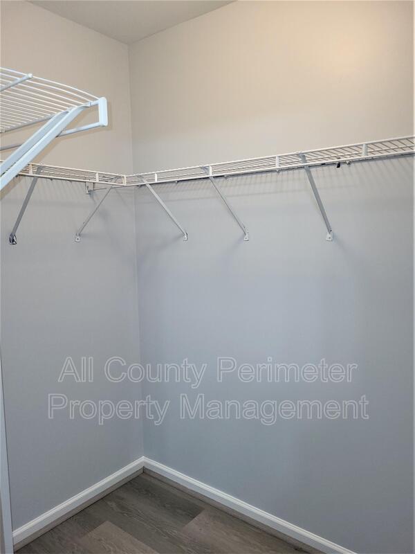Building Photo - 4870 Tangerine Cir