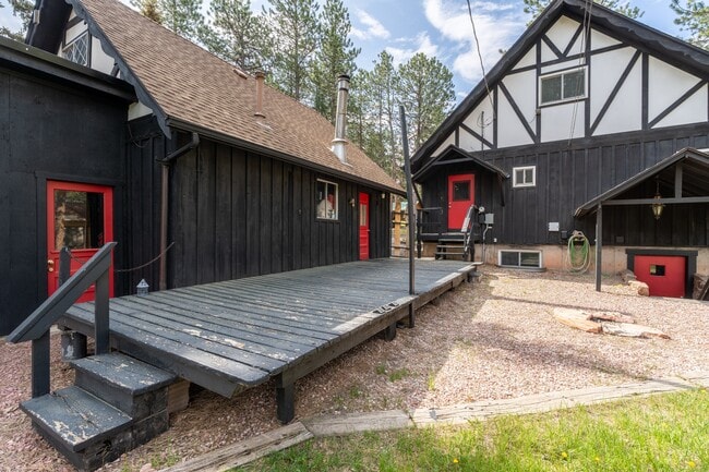 Building Photo - 220 Wildflower Dr