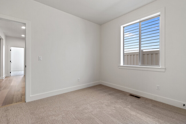 Building Photo - 4646 S Selatir Way
