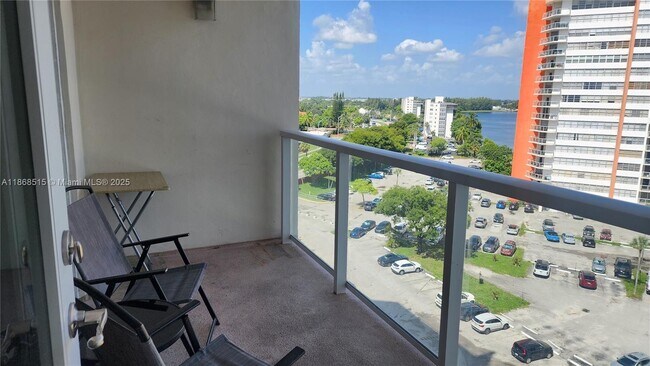 Building Photo - 1351 NE Miami Gardens Dr