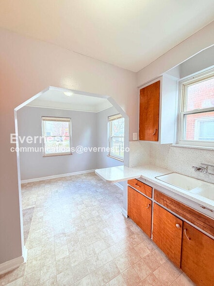 Building Photo - 13737 Capitol St