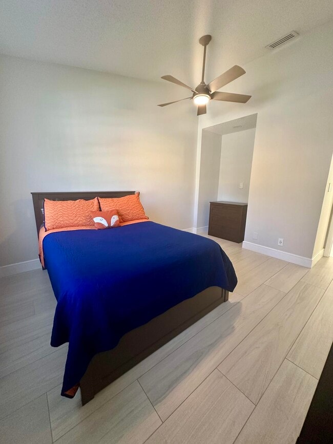 Building Photo - 22670 Vistawood Way