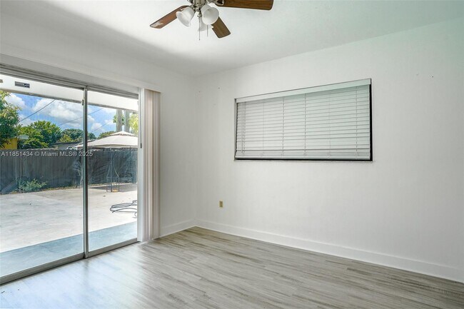 Building Photo - 840 NW 170th Terrace