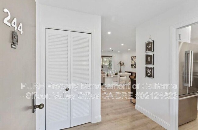 Building Photo - 451 Alberto Way