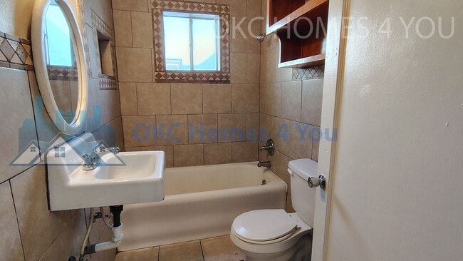 Building Photo - NW OKC 4 Bed Near I-44 & NW 23rd St.