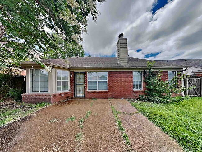 Building Photo - 7078 Country Walk Dr