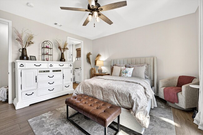 Building Photo - 41562 Via Arleta