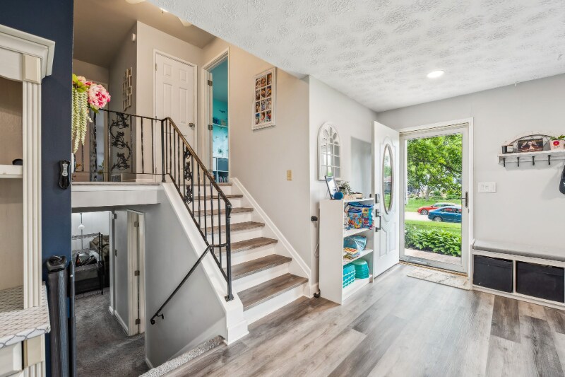 Building Photo - 6619 Red Fox Rd