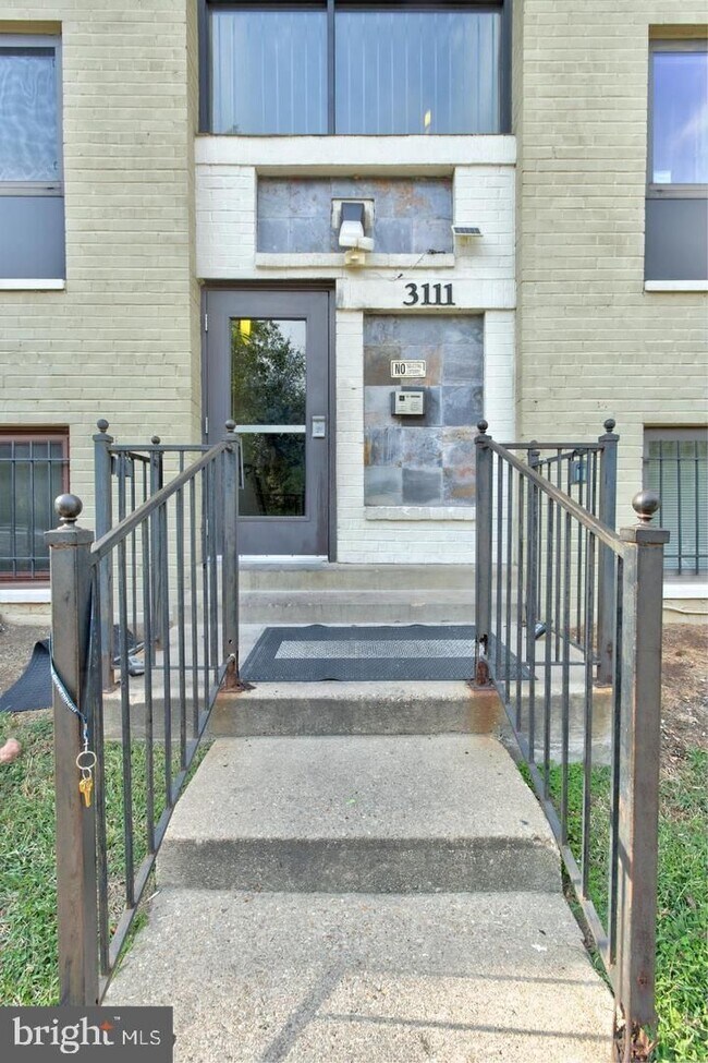 Building Photo - 3111 Naylor Rd SE