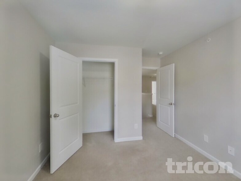 Building Photo - 311 Woodfern Ct