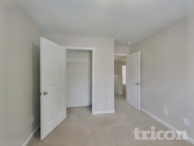 Building Photo - 311 Woodfern Ct