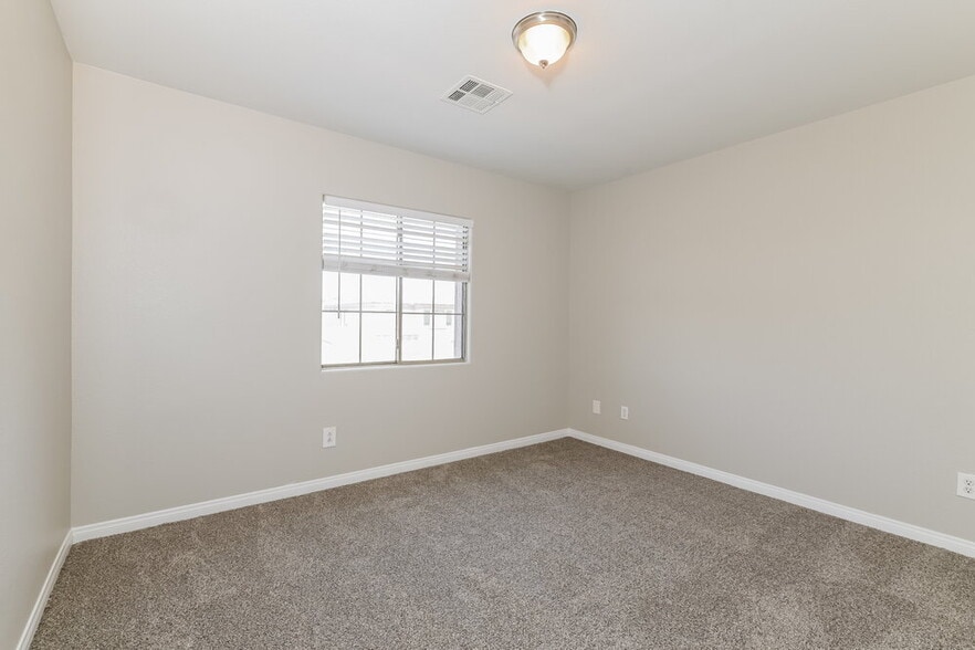 Building Photo - 168 Sitka Spruce St