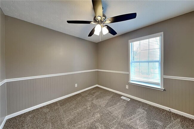 Building Photo - 209 Hale Haven Dr