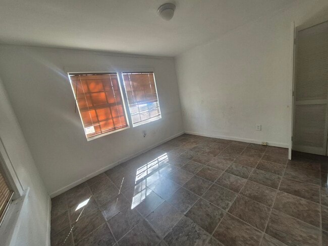 Building Photo - 2327 Polk St