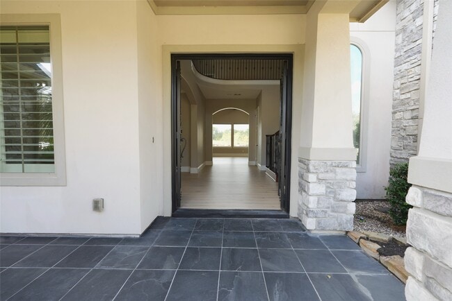 Building Photo - 32726 Tall Oaks Way