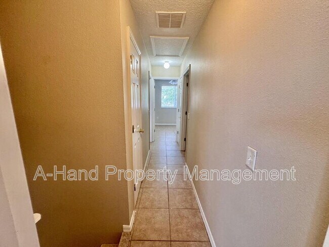 Building Photo - 824 Washington Palm Loop