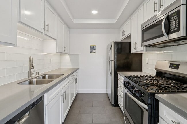 Interior Photo - 960 N. Alfred