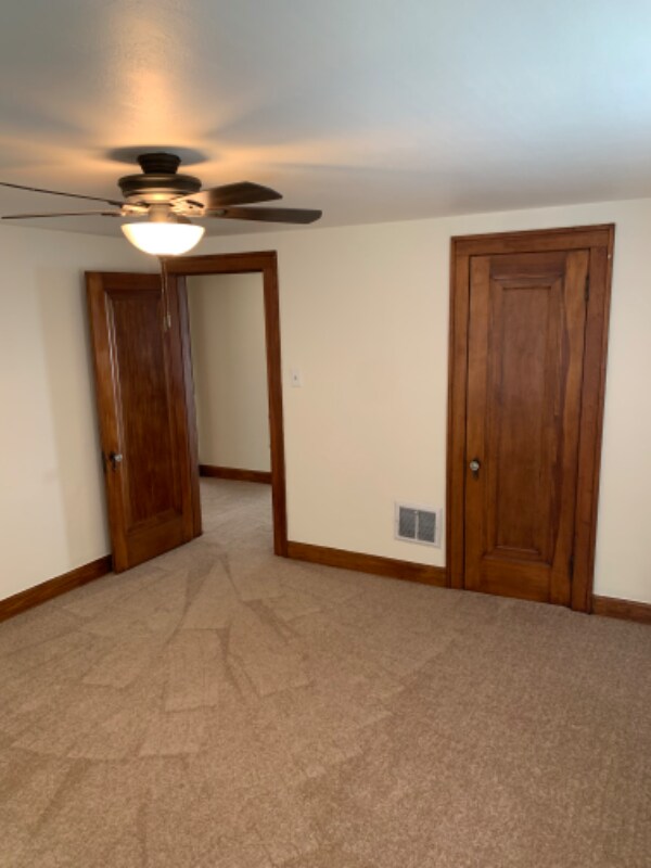 Building Photo - 326 N Bentley Ave