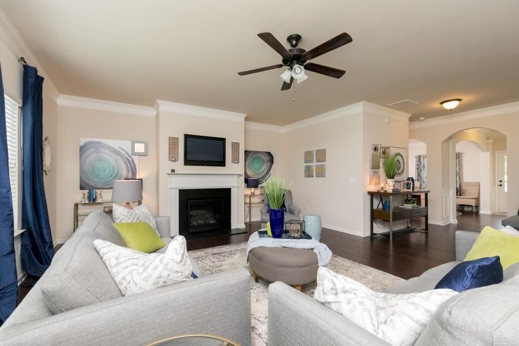 Building Photo - 1856 Hanover W Dr