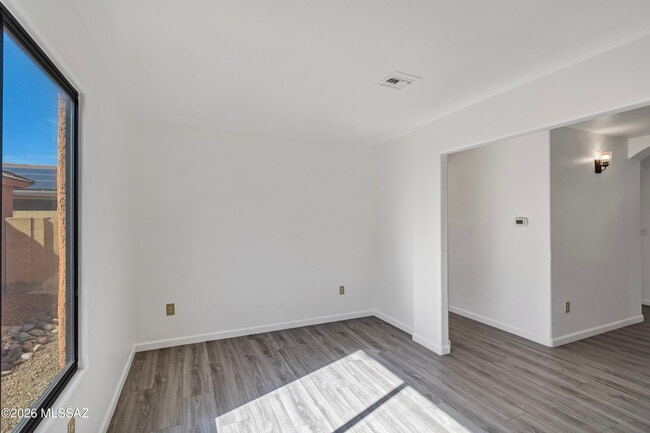 Building Photo - 4830 S VALLECANO Dr