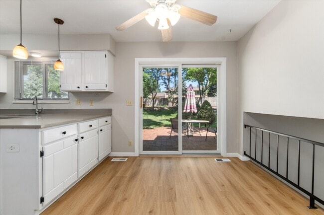 Building Photo - 7426 S Quince Ct