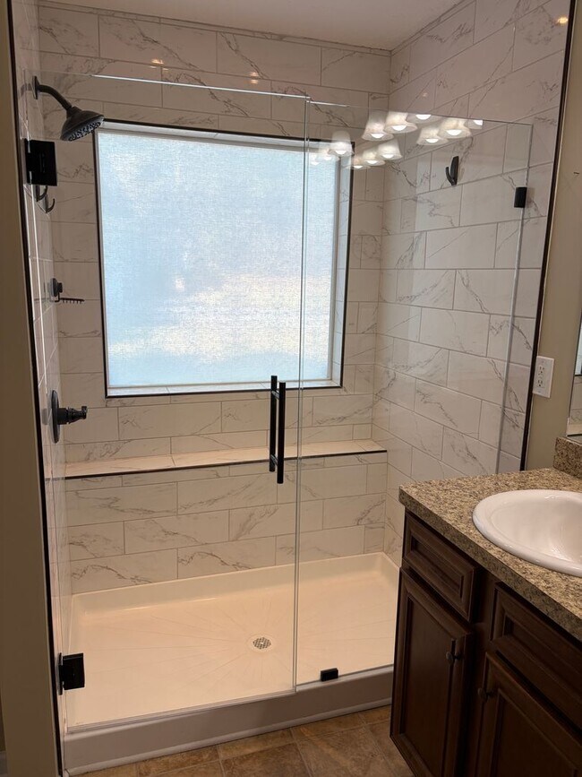 Building Photo - Beautiful Stepless Ranch