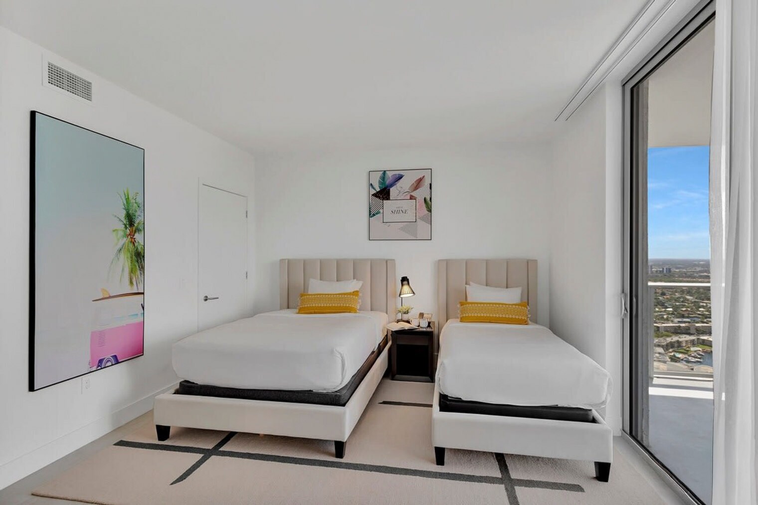 Building Photo - 4010 S Ocean Dr