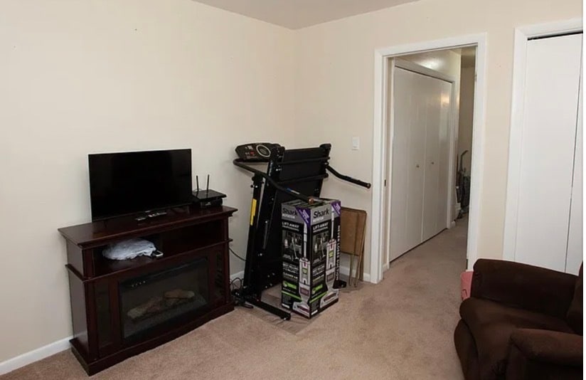 Building Photo - 1416 Adams Cir