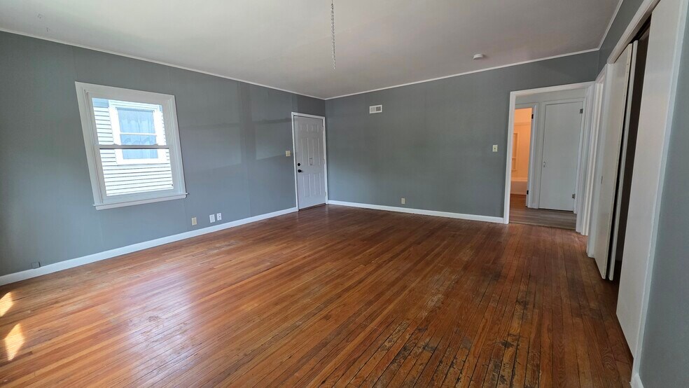 Living room - 1817 E Ave NE