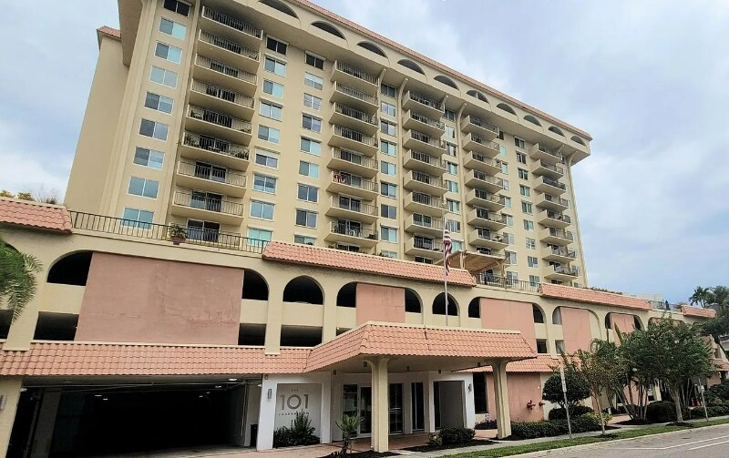 Primary Photo - 101 S Gulfstream Ave