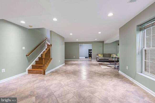Building Photo - 12980 Highland Oaks Ct