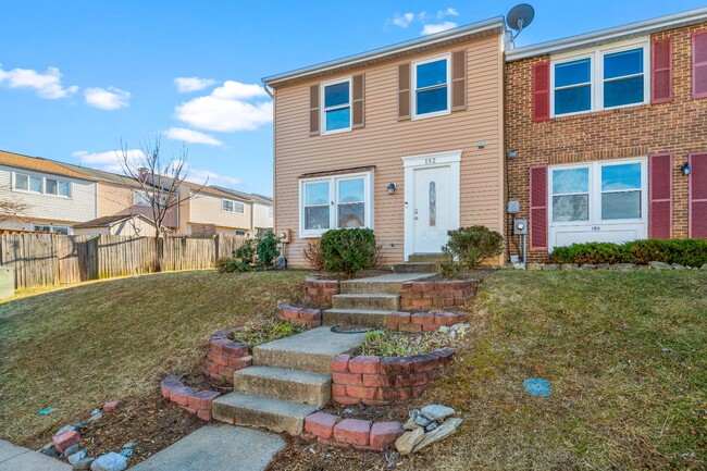 Building Photo - 152 Fairfield Dr