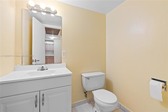 Building Photo - 401 Golden Isles Dr