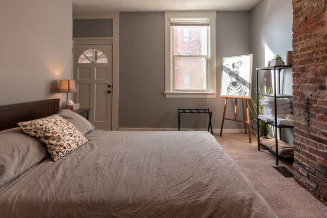 Building Photo - 1428 Sycamore St