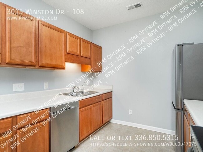 Building Photo - 3015 Winston Dr