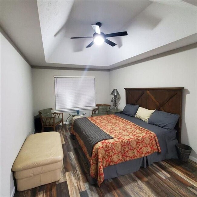 Building Photo - Beautiful condo on Richmond's South Side