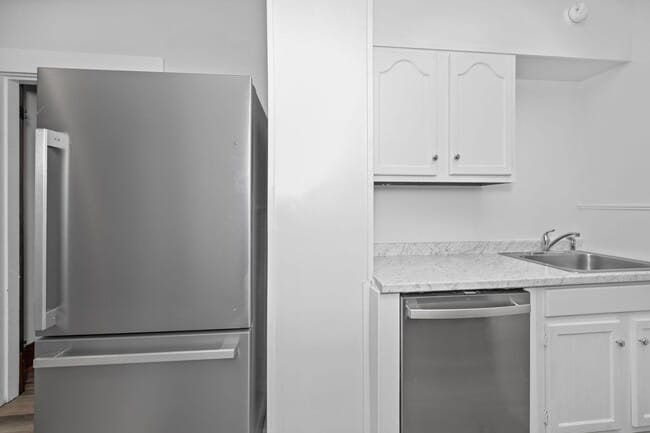 Building Photo - CHEVIOT- Charming 3 bedroom 1.5 bath