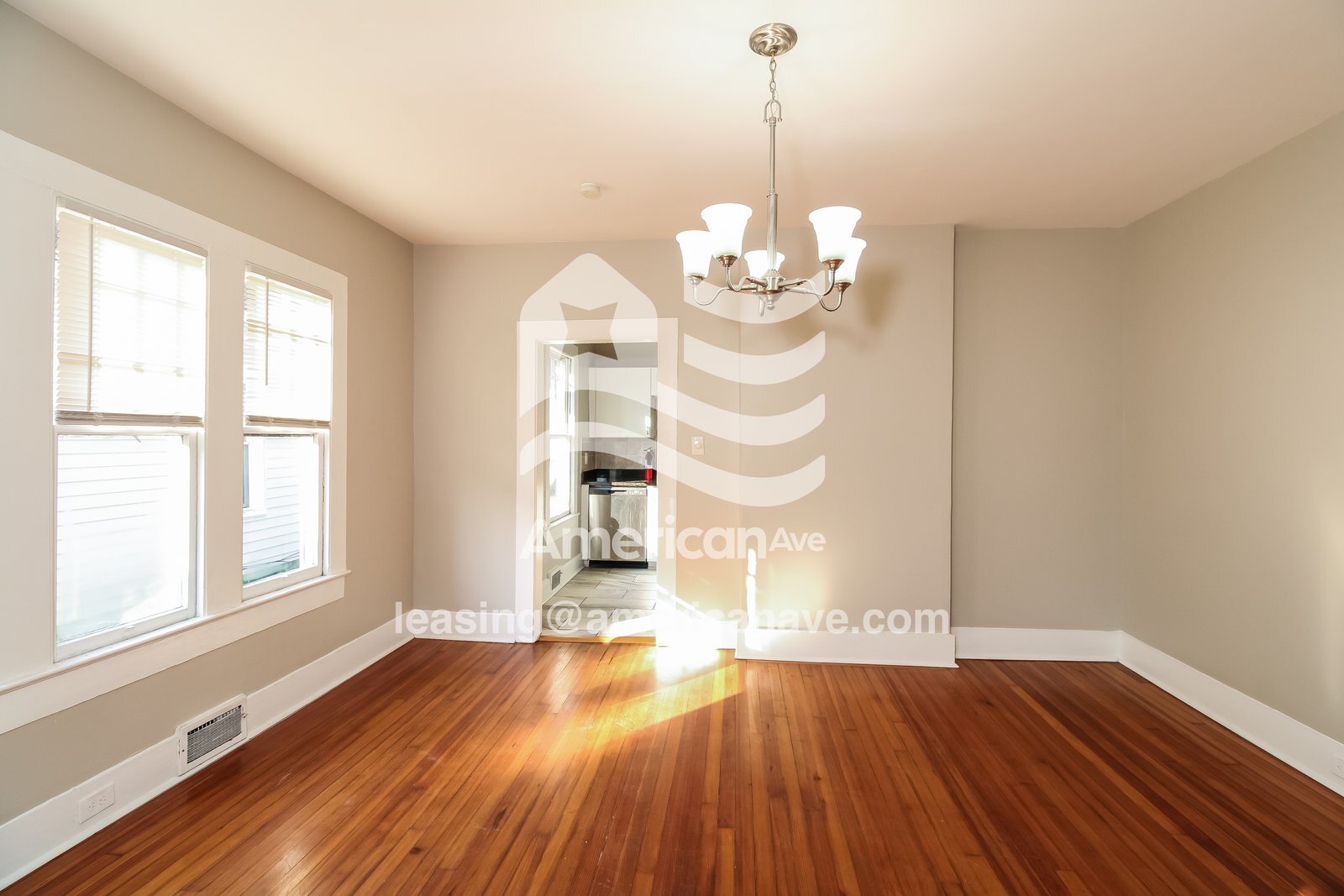 Building Photo - 3023 River Dr